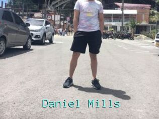Daniel_Mills