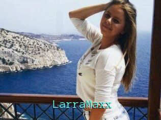 LarraMaxx