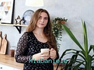 MiaDanielc