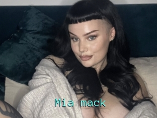 Mia_mack