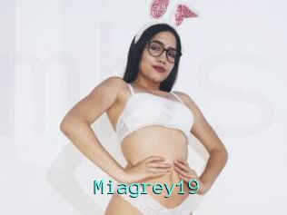 Miagrey19
